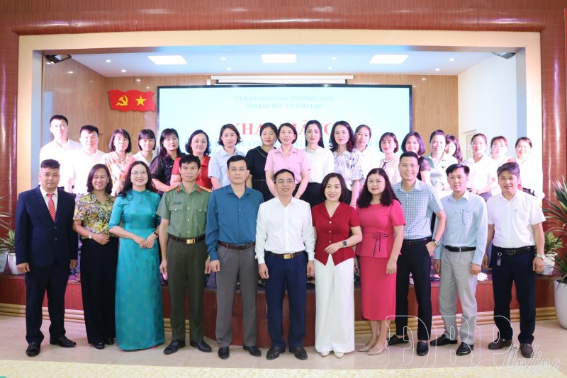 Khai giảng khóa bồi dưỡng tiếng Lào cho cán bộ, công chức, viên chức năm 2026
