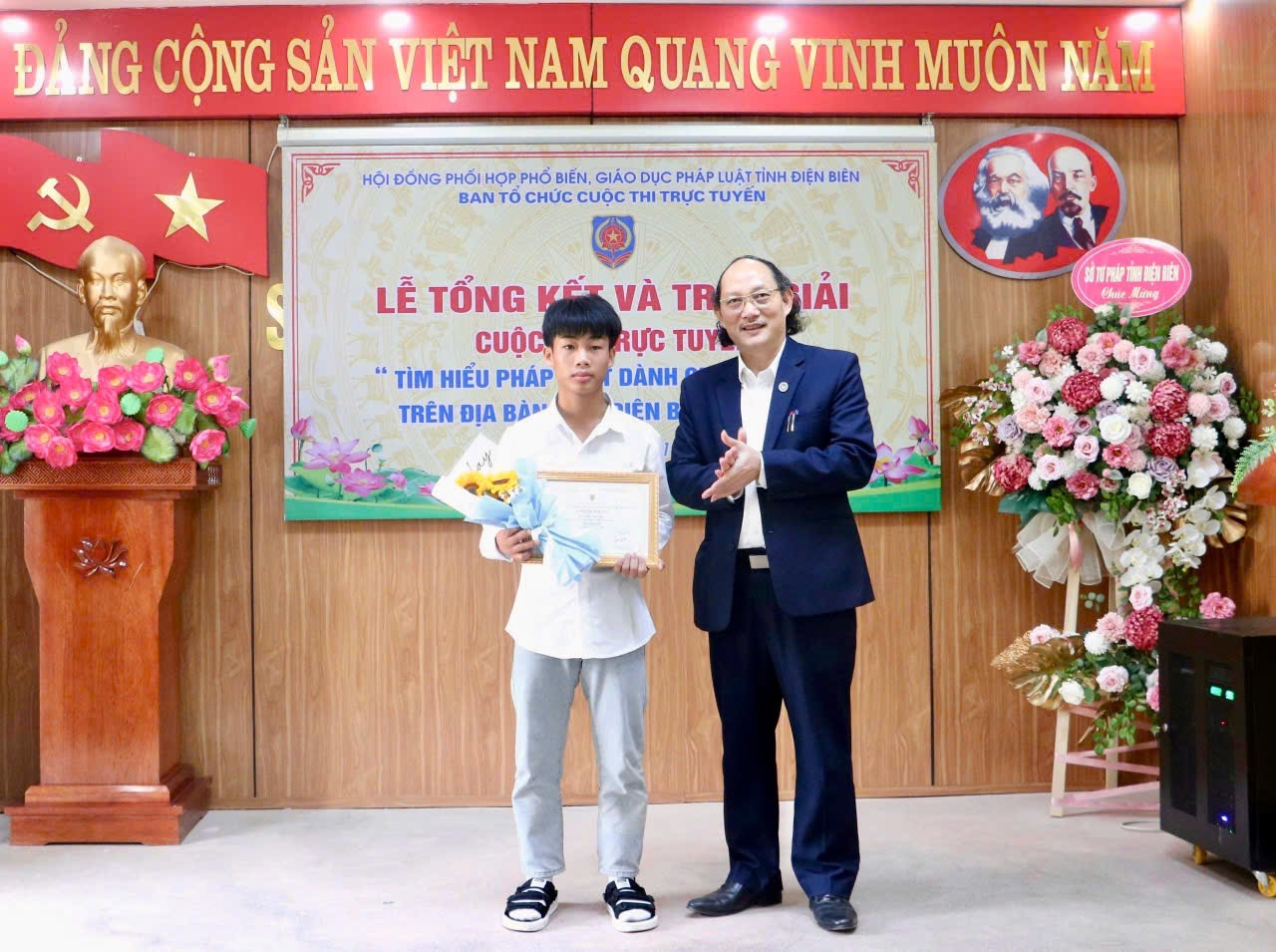 Cuộc thi Tìm hiểu pháp luật (3)