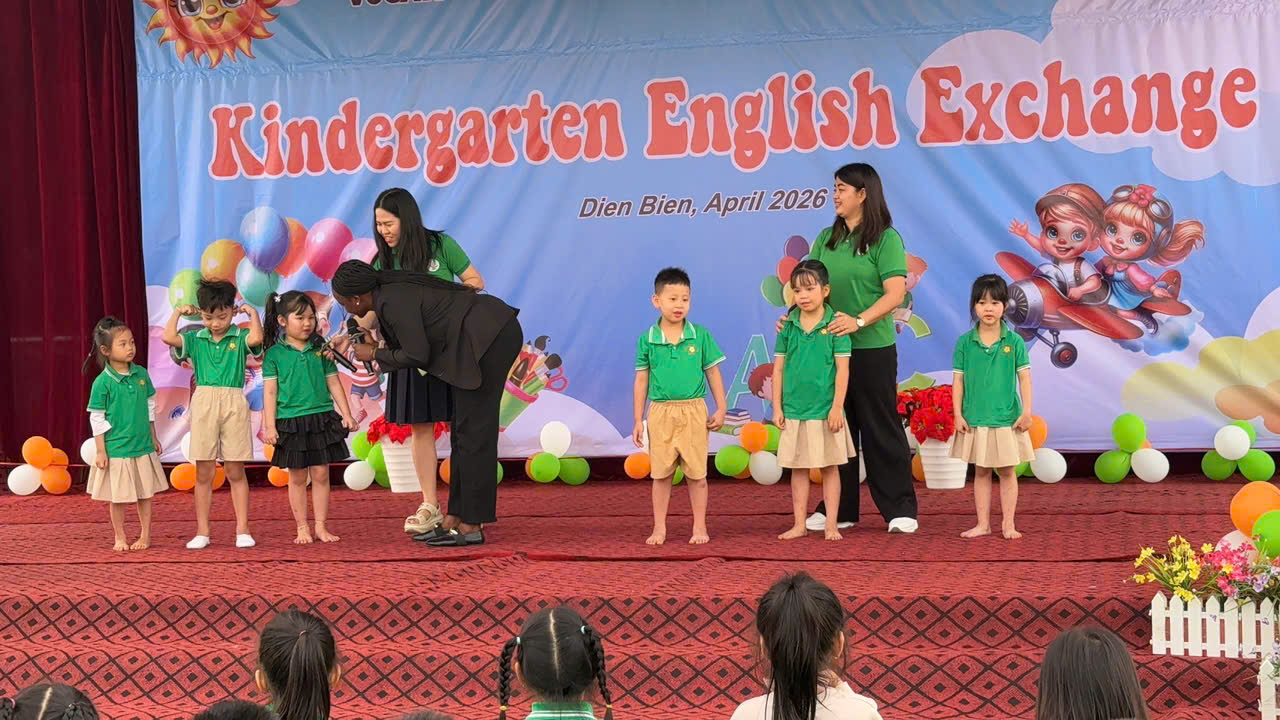English MN Hoa Mơ (2)