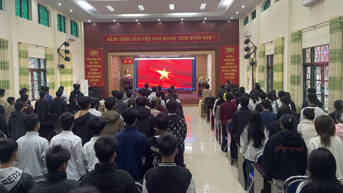 Học viên Trung tâm trong buổi chào cờ đầu tuần