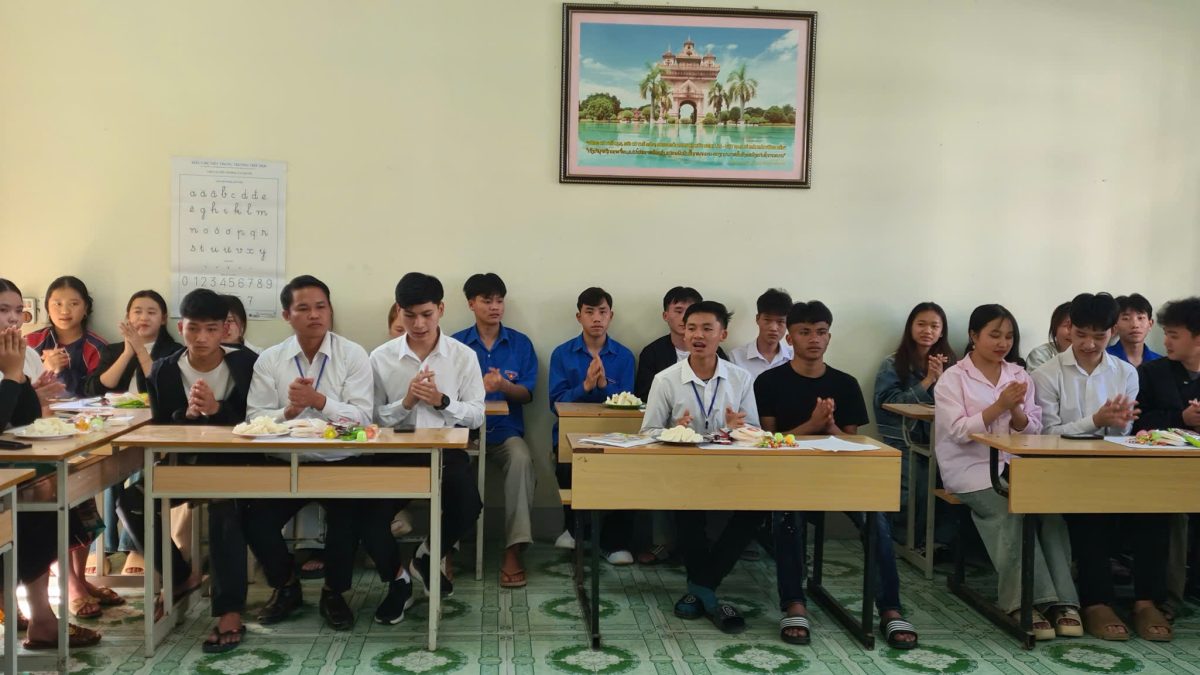 Đào tạo tiếng Việt cho lưu học sinh Lào - buổi giao lưu tiếng Lào, tiếng Việt
