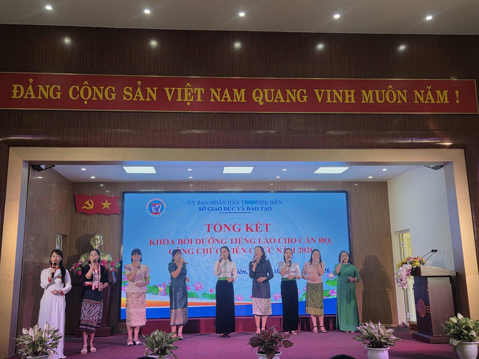 Tiết mục văn nghệ của học viên tại lễ tổng kết