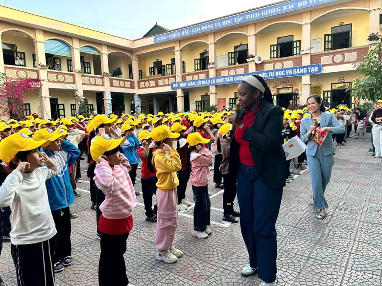 Giao lưu đầu giờ toàn trường - Lan tỏa niềm yêu thích Tiếng Anh cho trẻ
