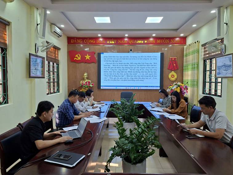 Sinh hoạt chuyên đề Quý I năm 2026: “Học tập và làm theo tư tưởng,  đạo đức, phong cách Hồ Chí Minh; nâng cao kỷ cương, kỷ luật,  trách nhiệm, hiệu quả trong thực hiện nhiệm vụ của cán bộ, đảng viên”