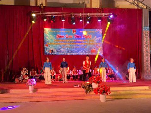 Giao lưu văn nghệ (3)