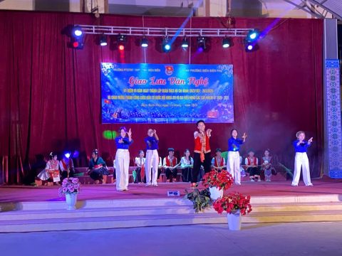 Giao lưu văn nghệ (5)