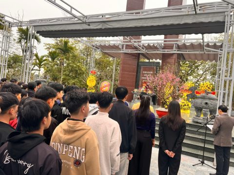 Lễ viếng Nghĩa trang liệt sĩ 2026 (2)