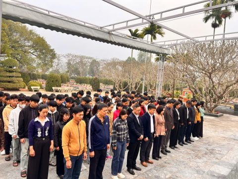 Lễ viếng Nghĩa trang liệt sĩ 2026 (10)