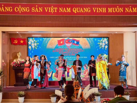 Tết Bunpimay 2026 cùng lưu học sinh Lào (1)