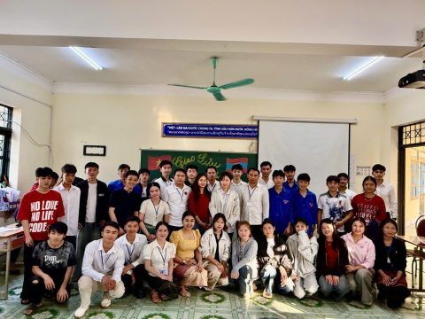 Lưu học sinh Lào tại Trung tâm (12)