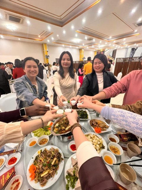 Tất niên và chia tay (6)