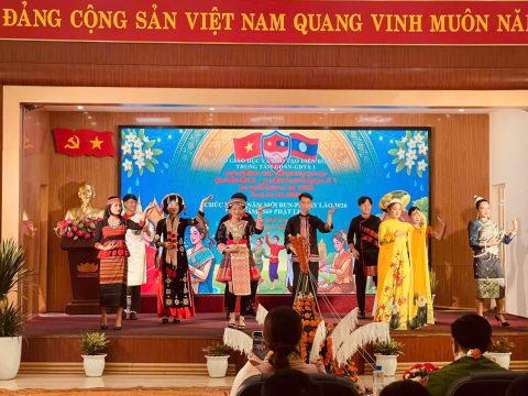 Tết Bunpimay Lào (2)