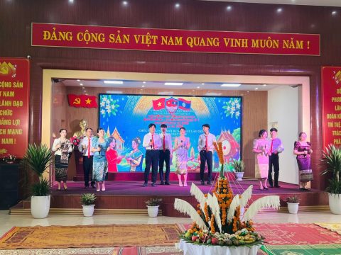 Tết Bunpimay Lào (9)